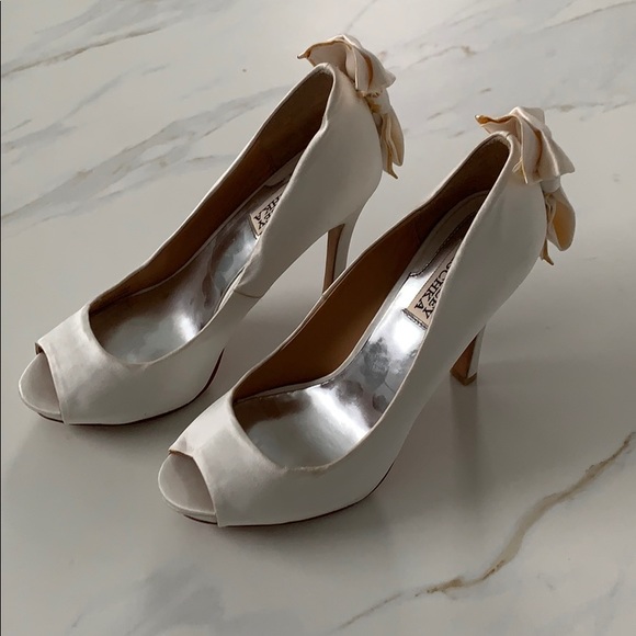 Badgley Mischka Shoes - Badgley Mischka Statin High Heels